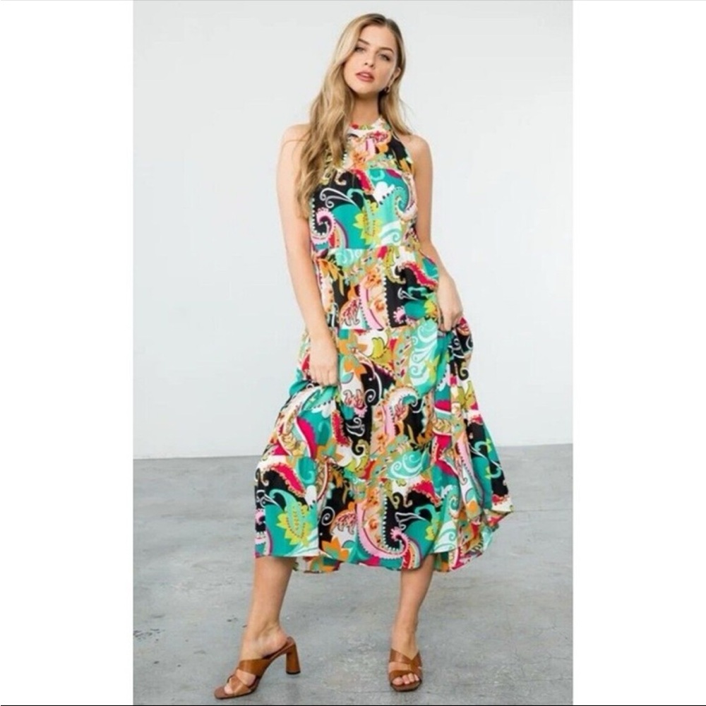 THML HALTER PAISLEY TIERED MAXI DRESS Women’s Size Large Spring Summer